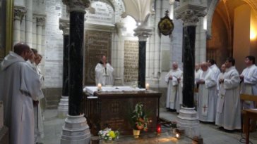 Messe dans la basilique St Louis Marie Grignon de Montfort à St Laurent sur Sèvres, présidée par fr. François-Xavier