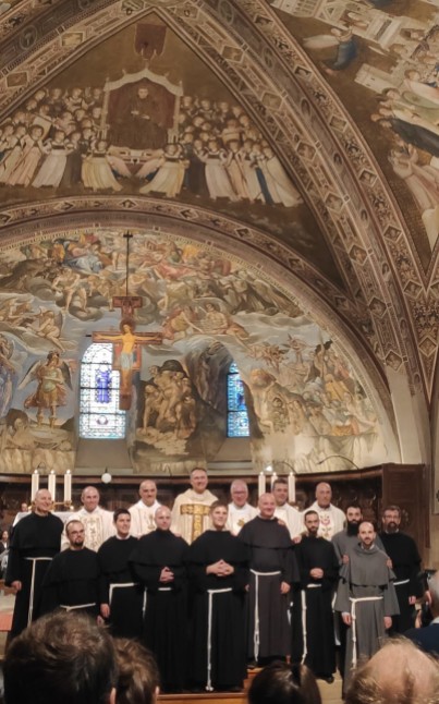 Les novices après leur profession, dans la basilique inférieure St François d'Assise.